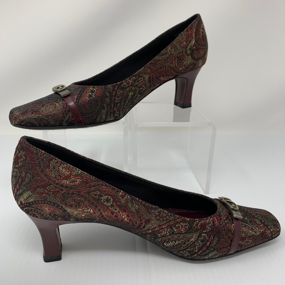 Life Stride High Heels 7.5 Paisley Pumps Heels Buckle Detail